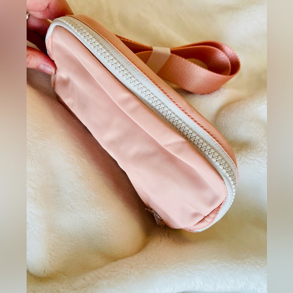 LAST ONE! RARE• LULULEMON everywhere belt bag Melon Sorbet BRAND NEW COLOR - Picture 7 of 17